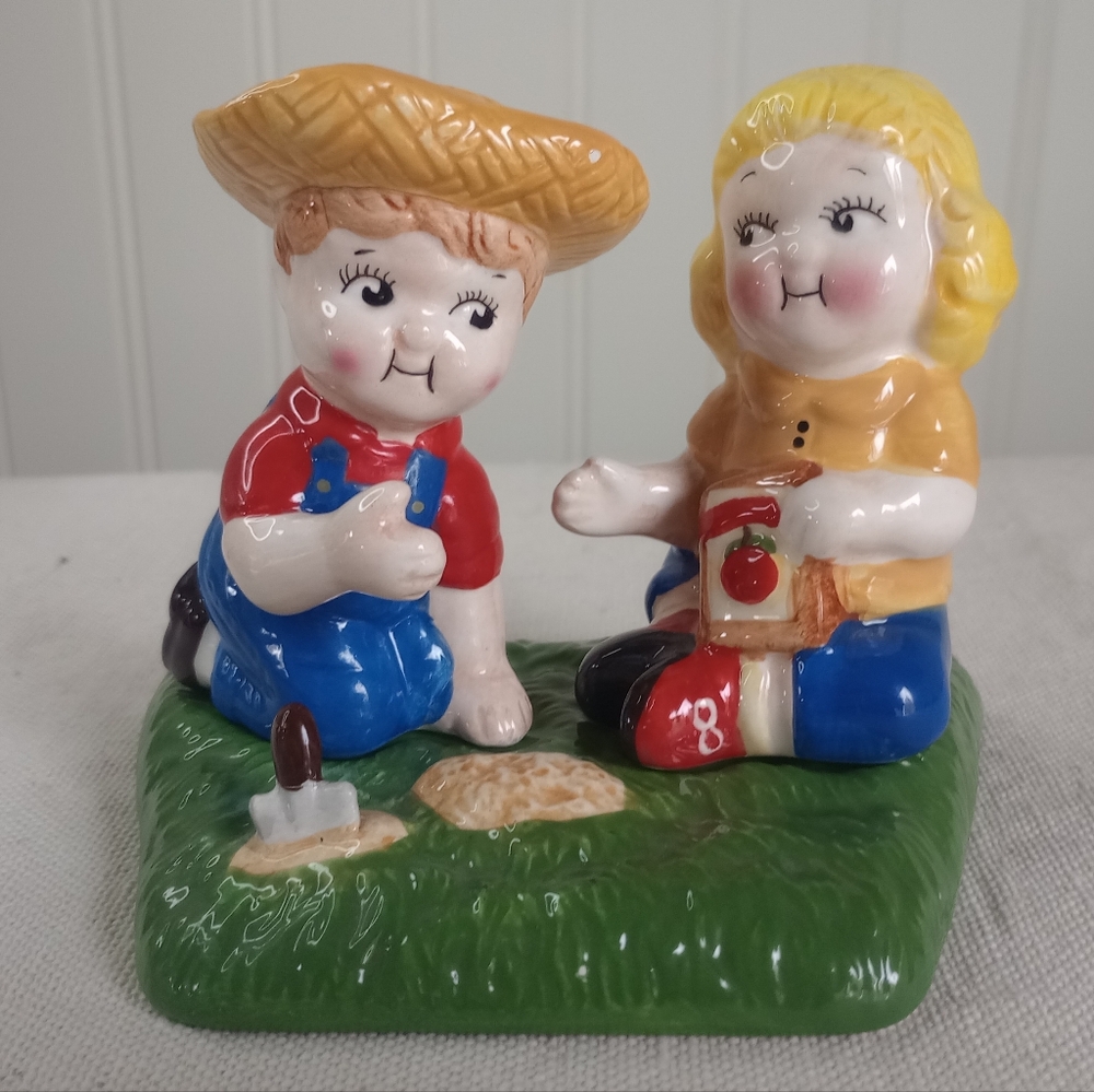 Campbell's Soup Kids Ceramic Salt And Pepper Shaker Set
